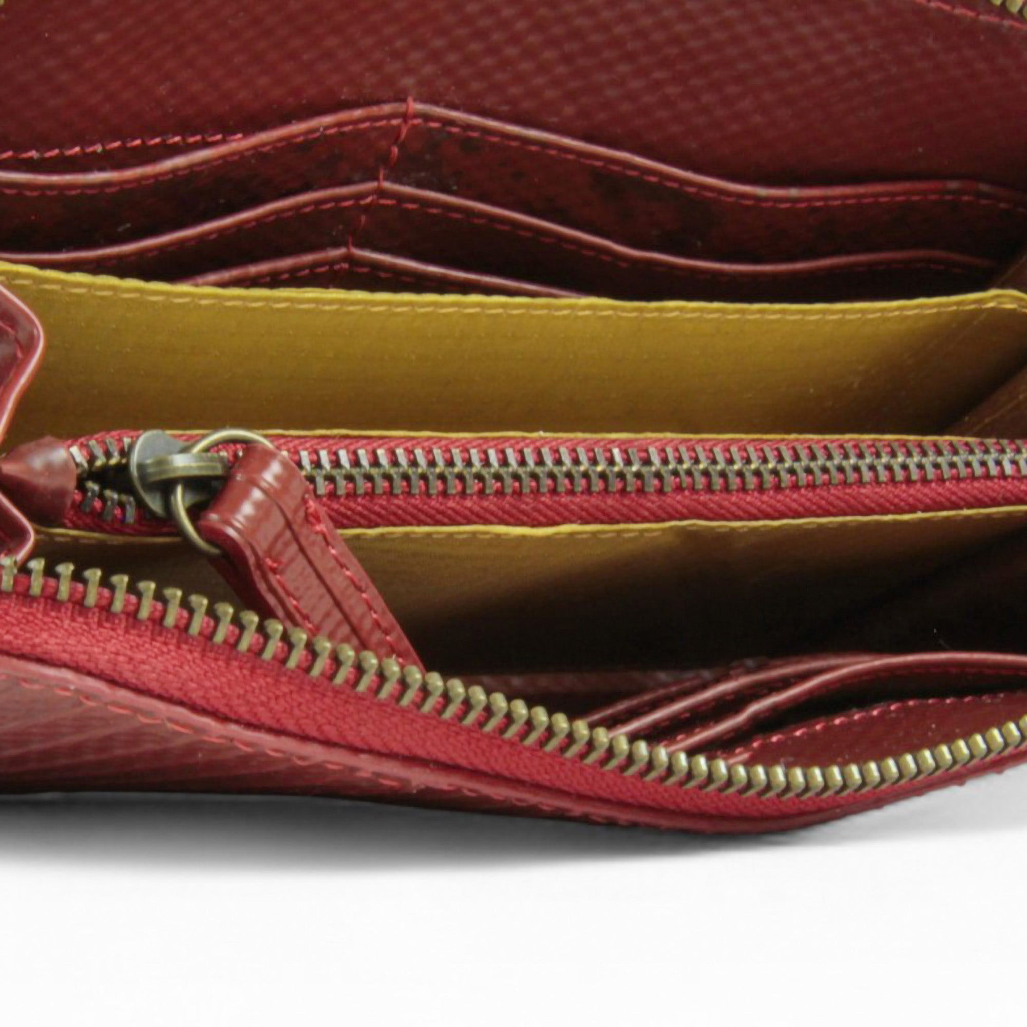 Ladies-purse-red-2-details.jpg